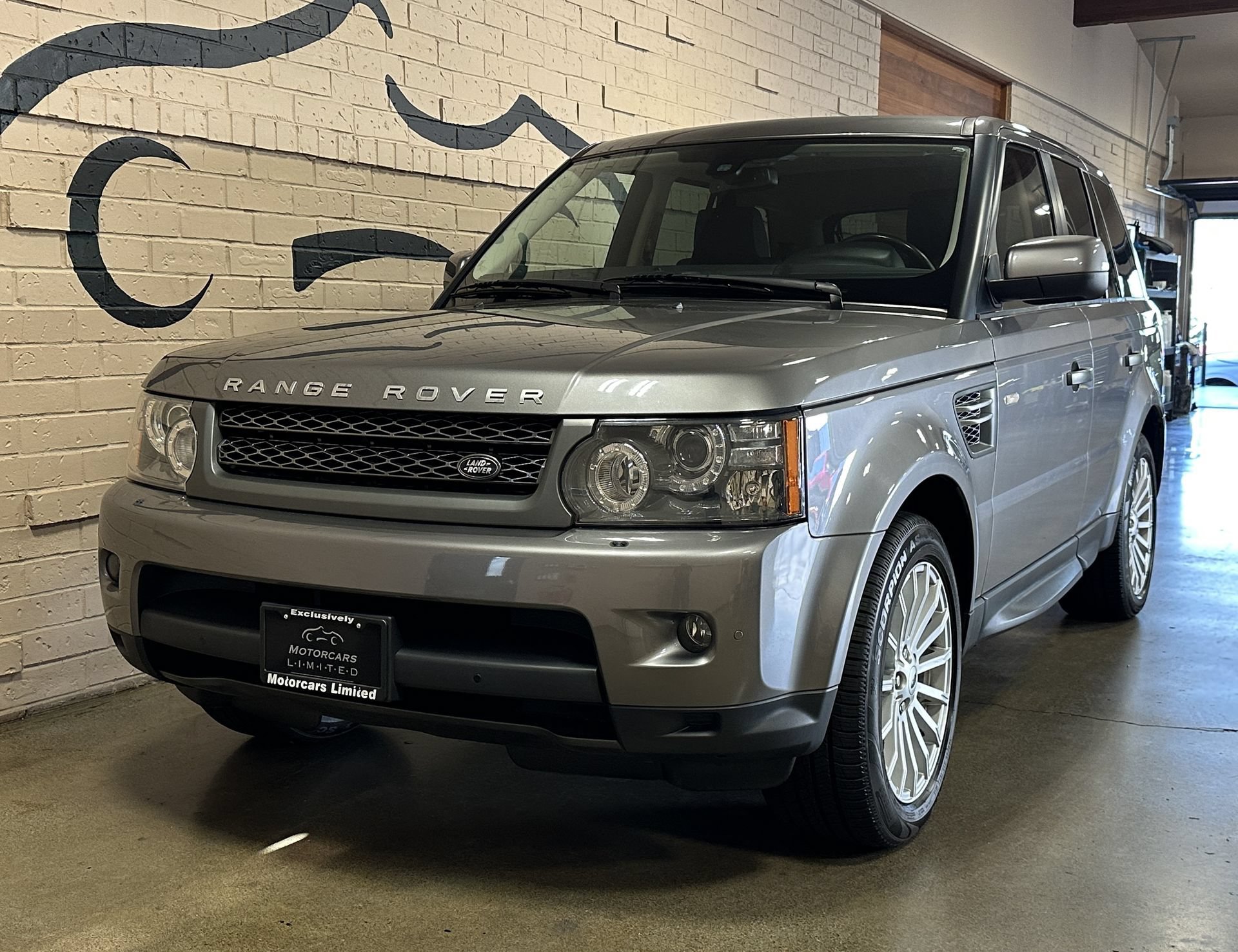 Used 2011 Land Rover Range Rover Sport HSE AWD/4WD image 22