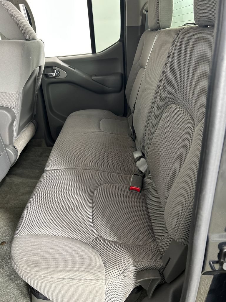 Used 2012 Nissan Frontier SV RWD image 18