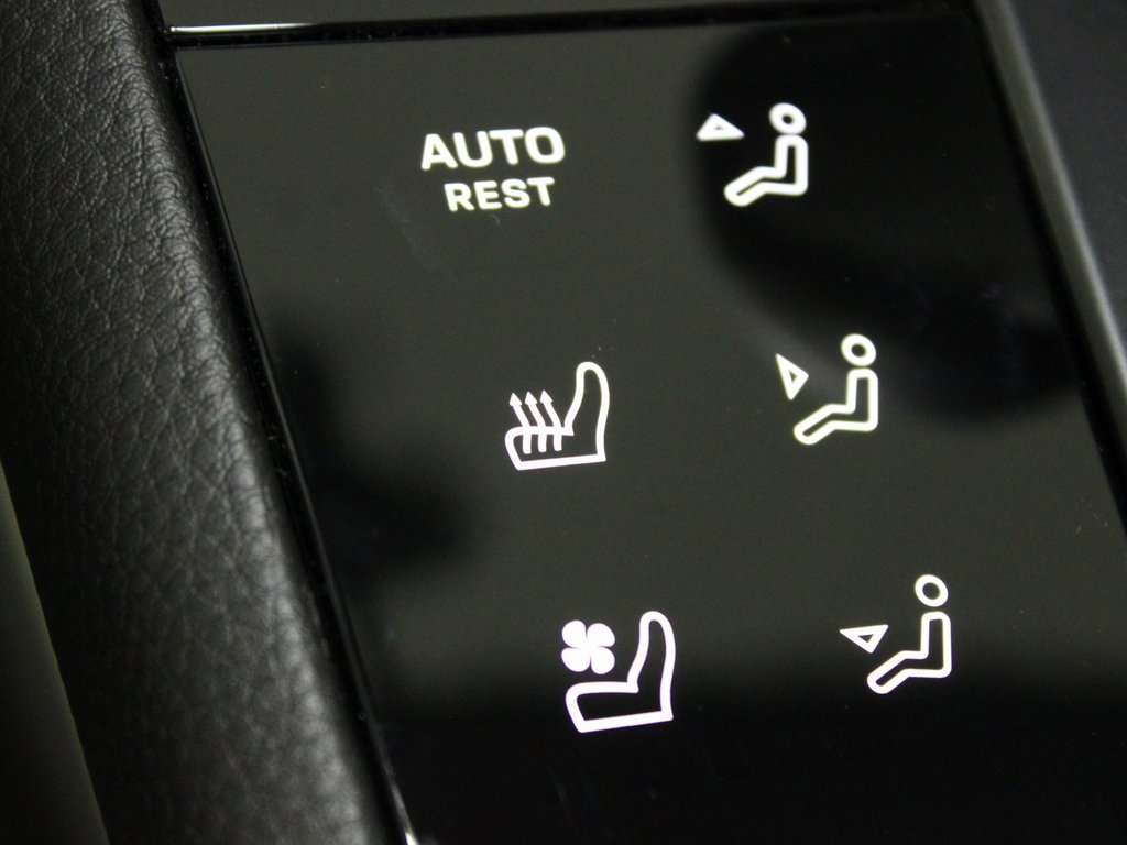 Used 2026 Porsche Macan image 29