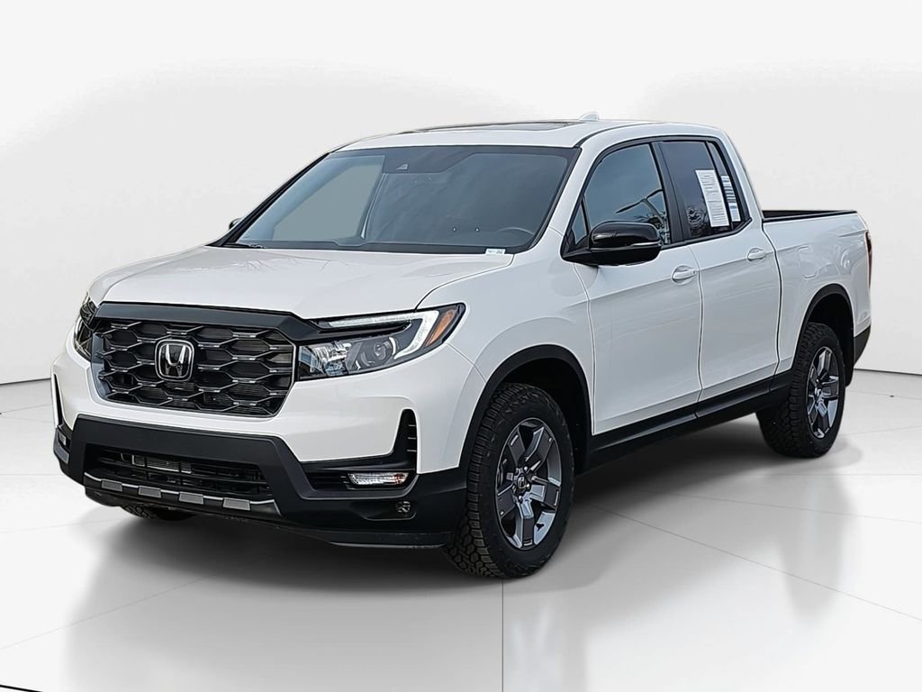 Used 2025 Honda Ridgeline TrailSport image 3
