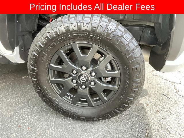 Used 2025 Toyota 4Runner SR5 AWD/4WD image 8