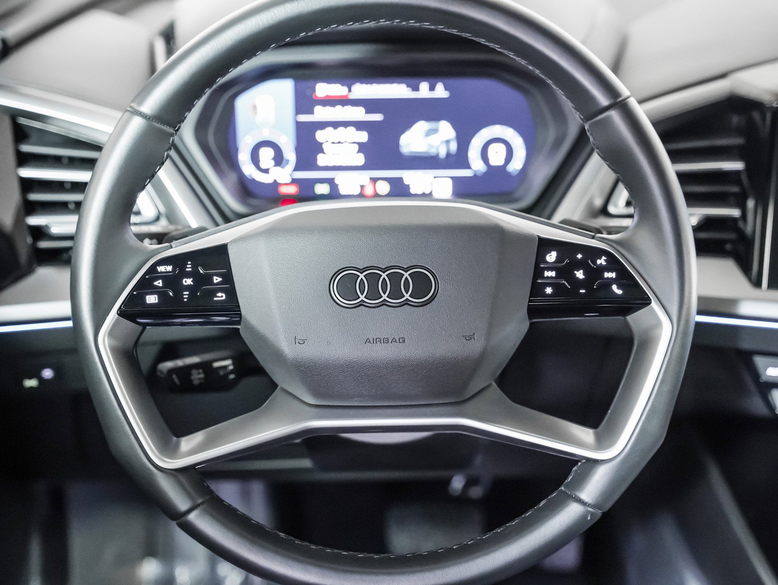 Used 2024 Audi Q4 e-tron Premium Plus image 15