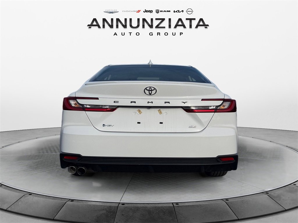 Used 2025 Toyota Camry SE image 4