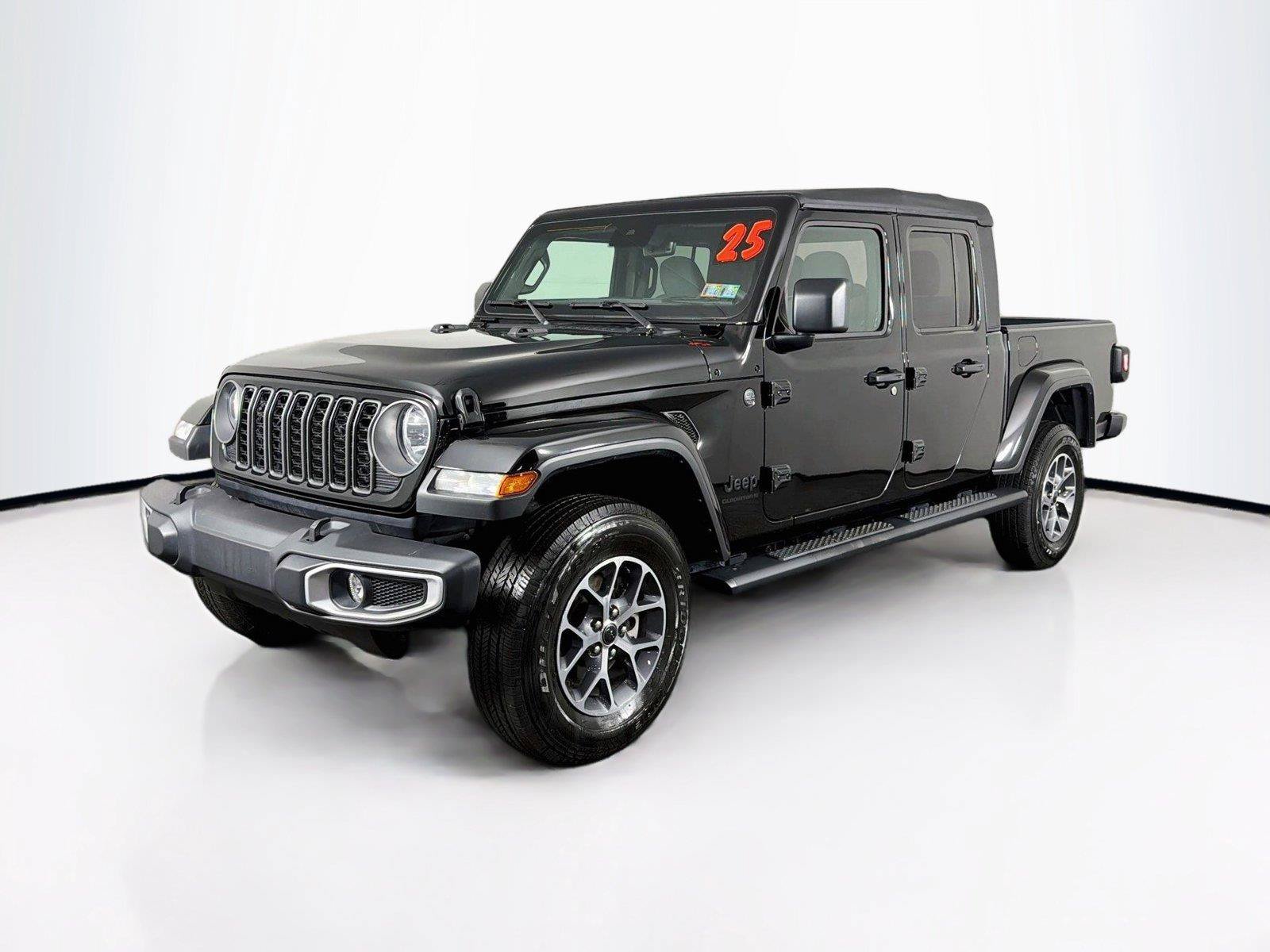 Used 2025 Jeep Gladiator Sport AWD/4WD image 7