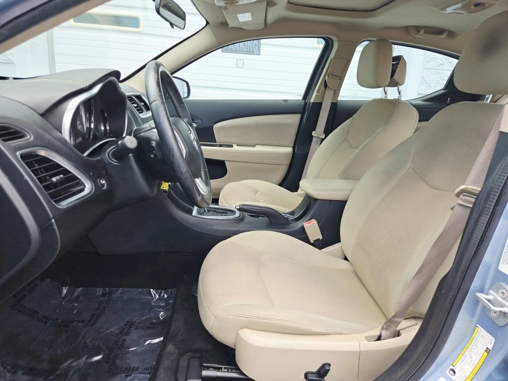 Used 2013 Dodge Avenger SXT FWD image 12