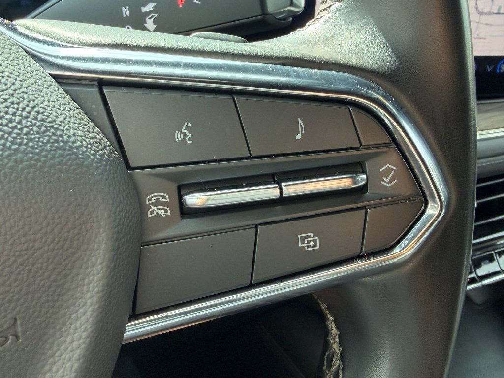 Used 2025 Chevrolet Suburban LS RWD image 29