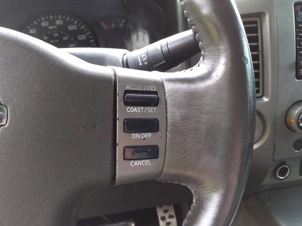 Used 2006 Nissan Titan SE image 13