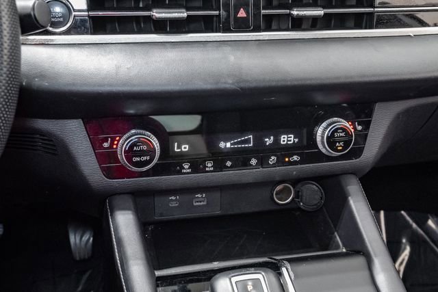 Used 2023 Mitsubishi Outlander SE Black Edition FWD image 15