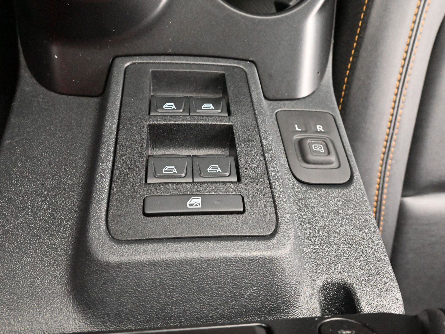 Used 2023 Ford Bronco Badlands image 27