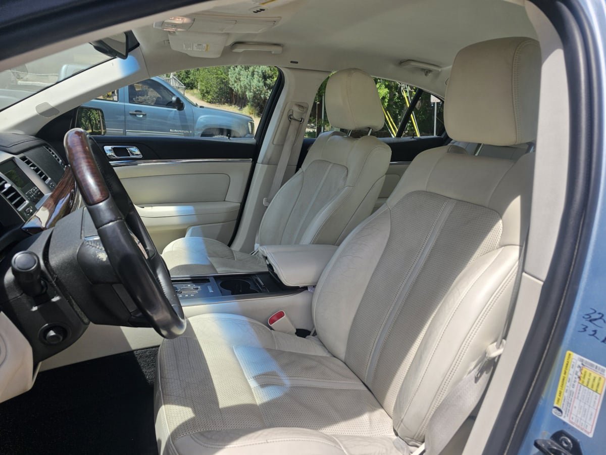 Used 2009 Lincoln MKS AWD image 11