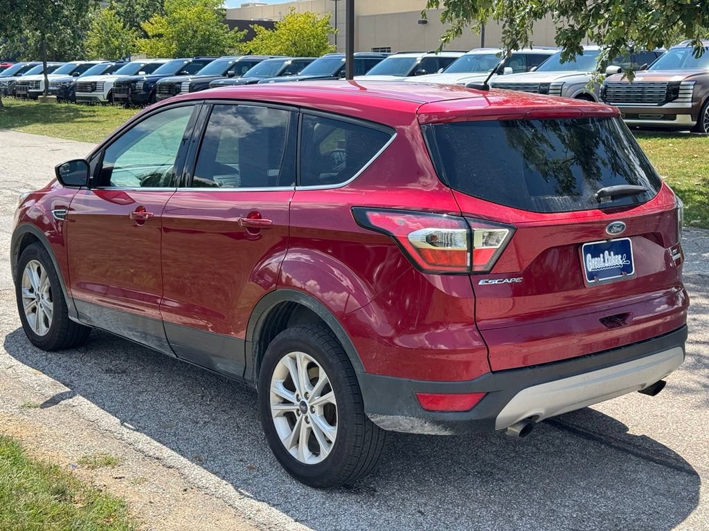 Used 2017 Ford Escape SE FWD image 3
