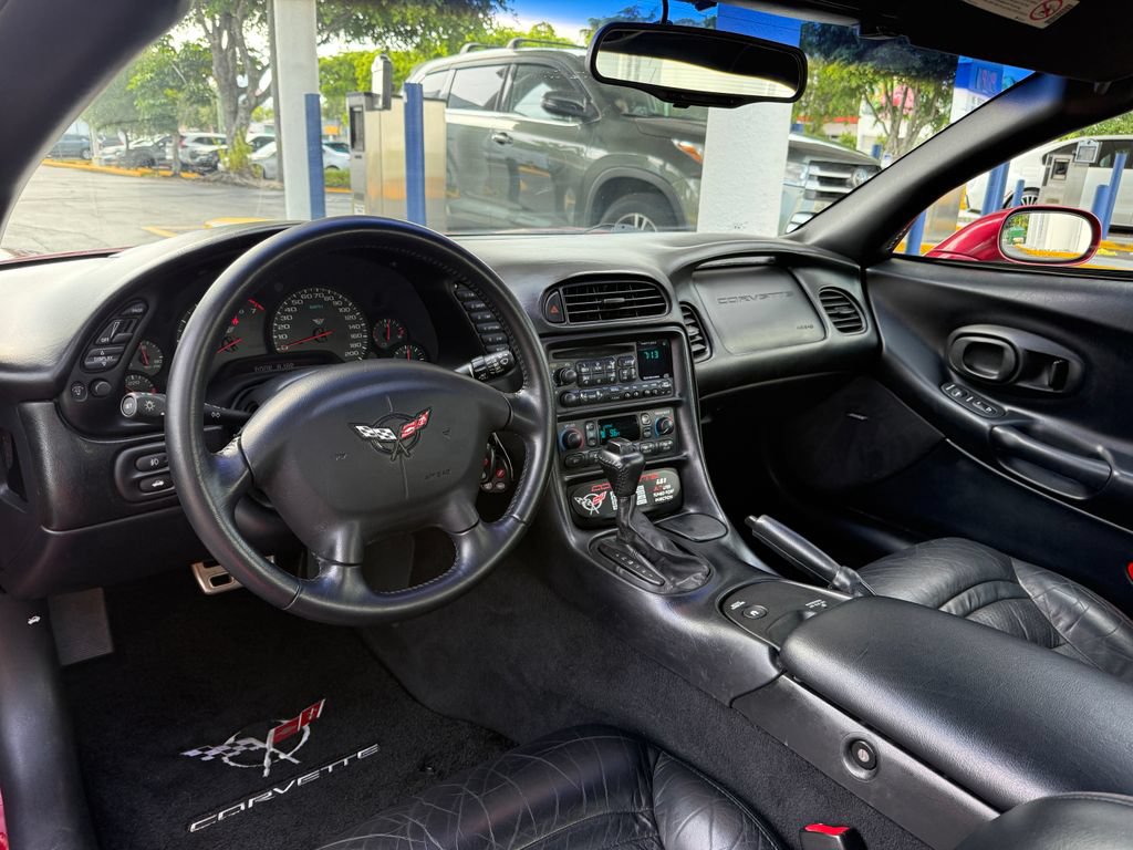 Used 2000 Chevrolet Corvette Coupe w/ Performance Handling Pkg RWD image 10