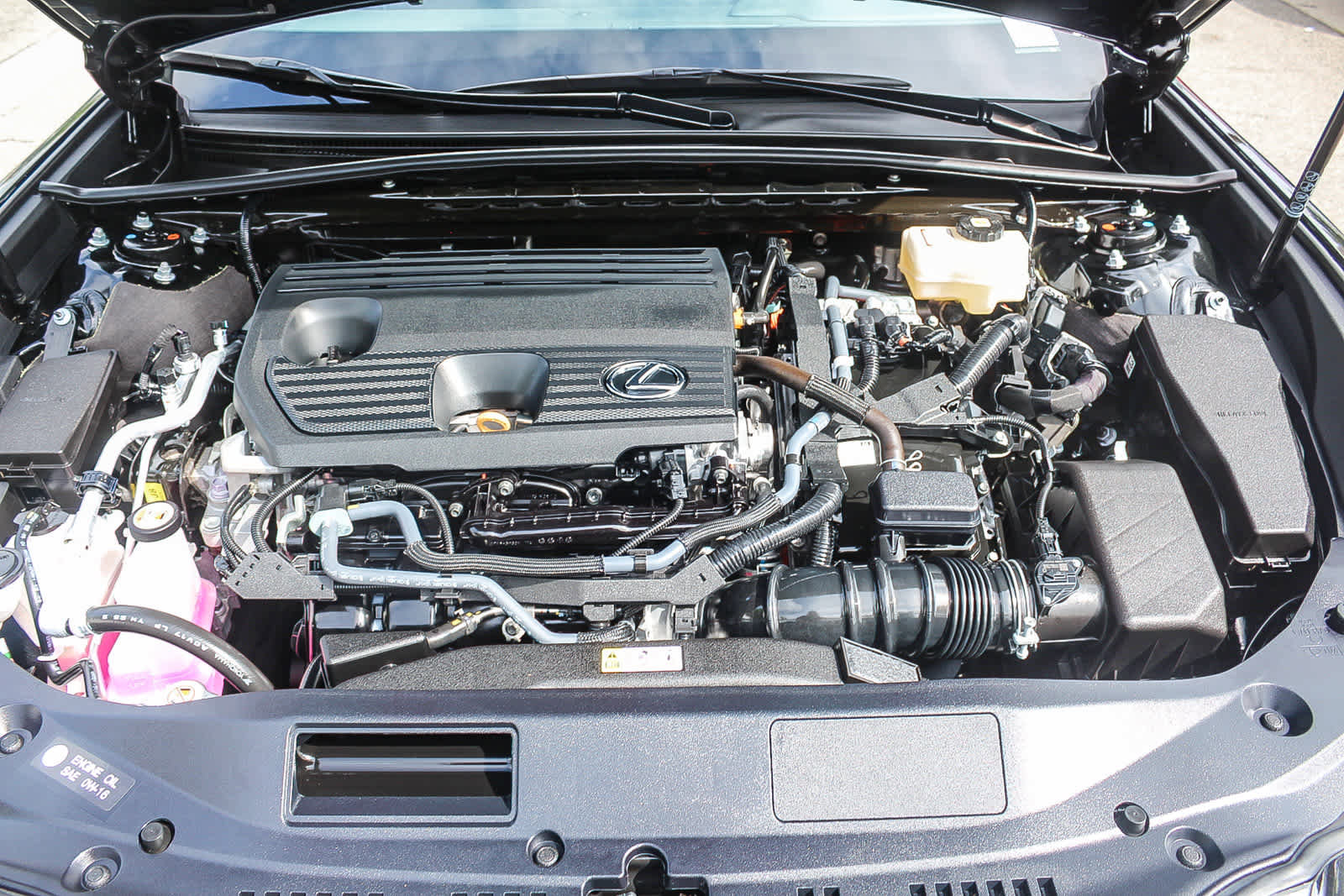 Used 2025 Lexus ES 300h w/ Premium Package image 33