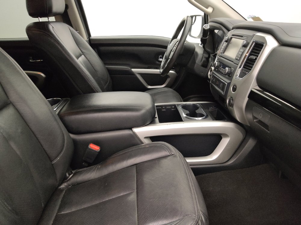 Used 2017 Nissan Titan SV RWD image 21