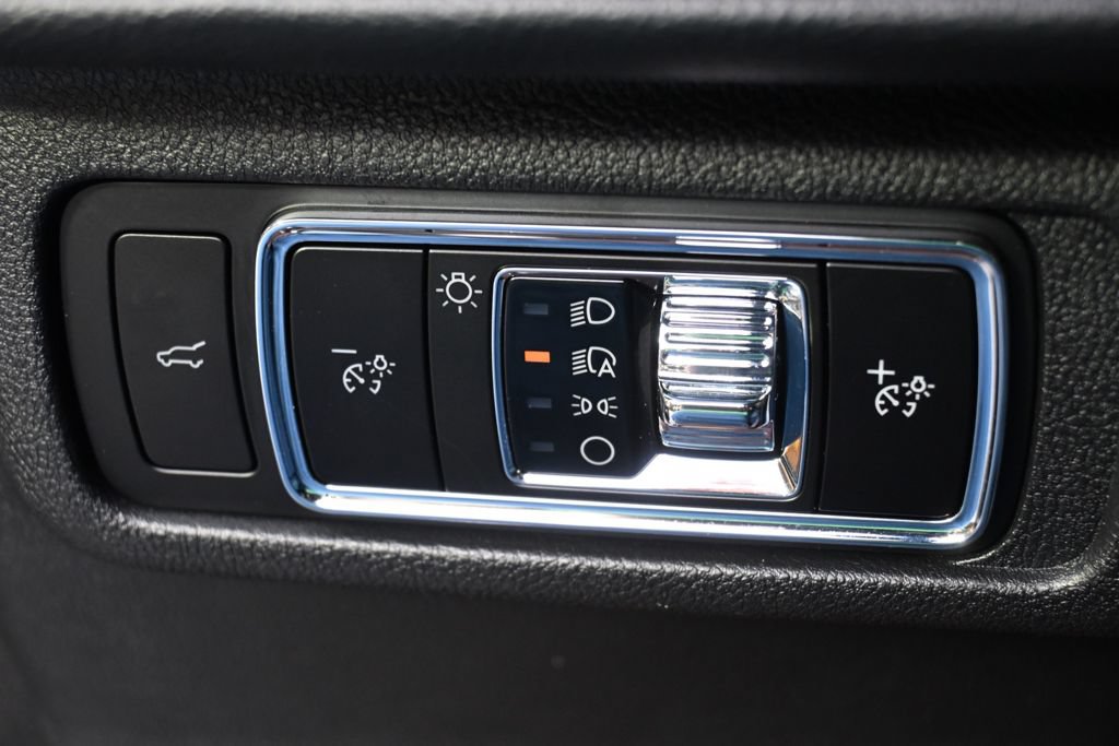 Used 2026 Lincoln Corsair Premiere AWD/4WD image 24
