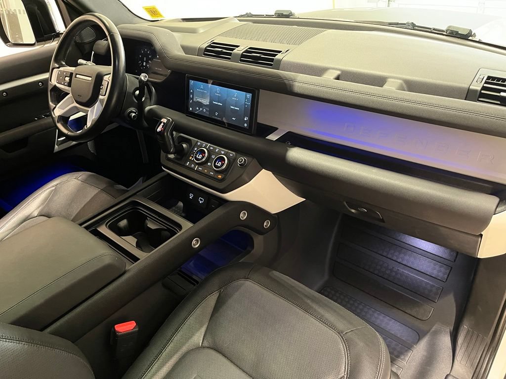 Used 2022 Land Rover Defender 110 X-Dynamic SE AWD/4WD image 32