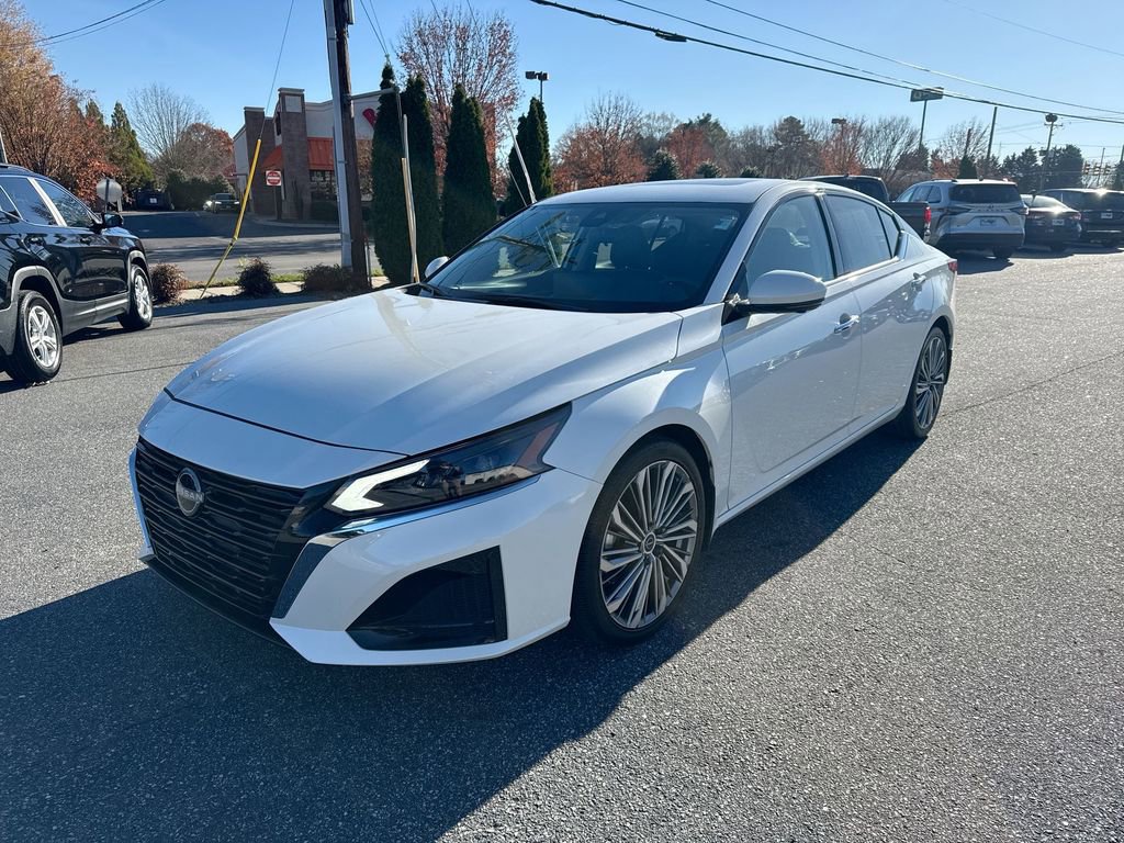 Used 2024 Nissan Altima 2.5 SL image 3