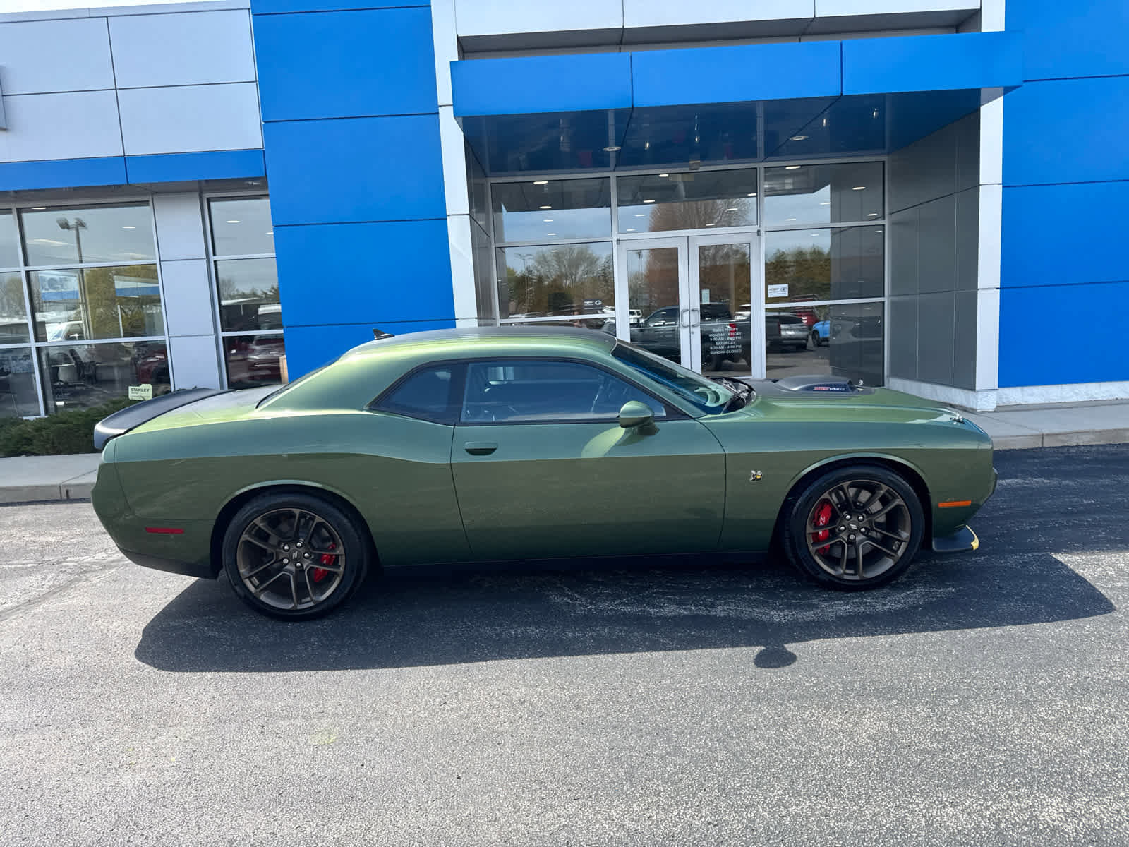 Used 2022 Dodge Challenger R/T Scat Pack w/ Shaker Package RWD image 3
