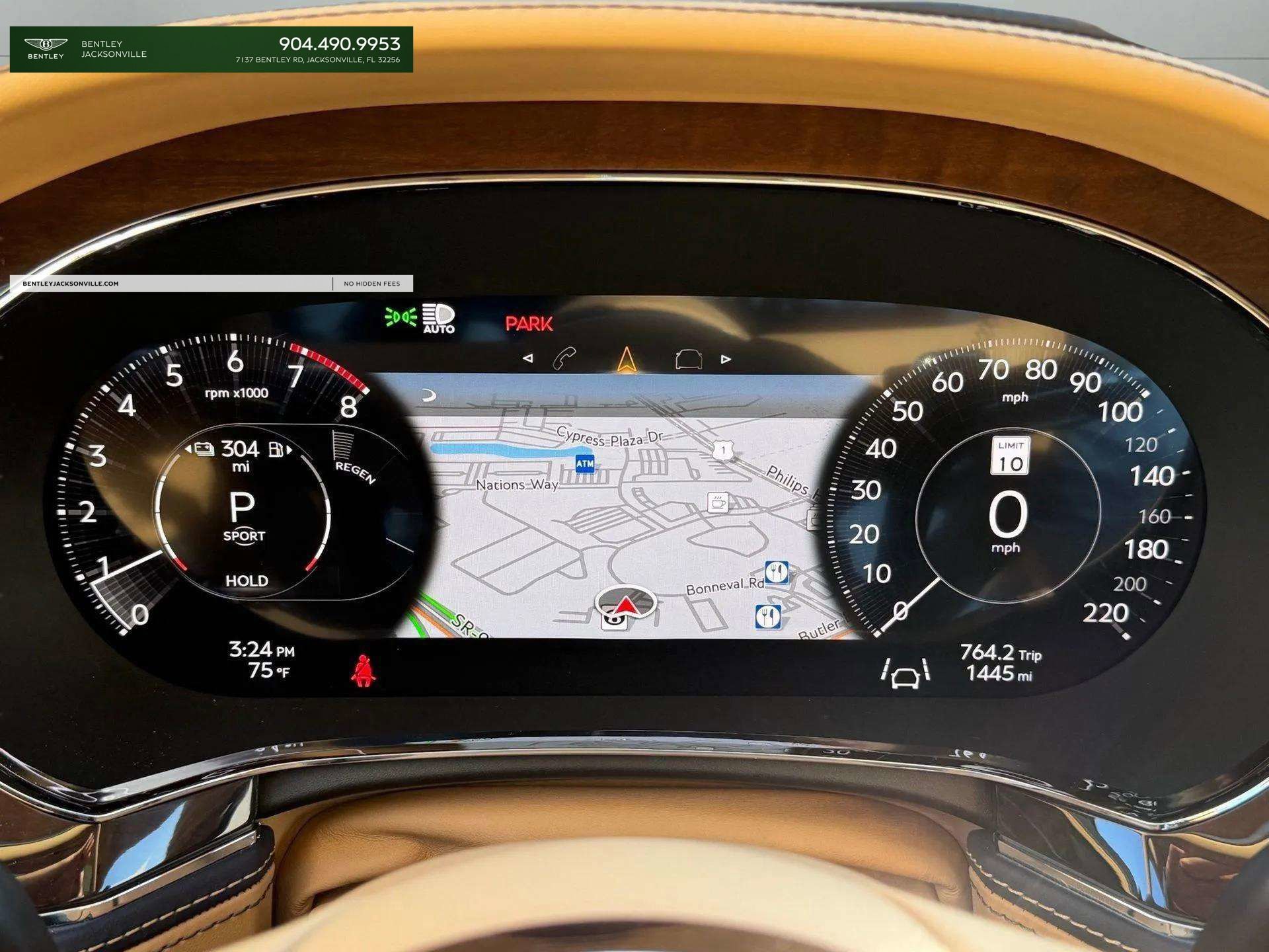 Used 2025 Bentley Flying Spur Plug-In Hybrid image 41