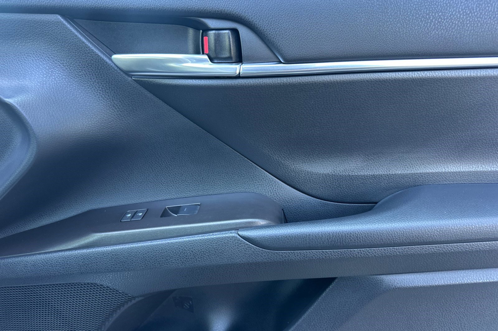 Used 2024 Toyota Camry SE FWD image 19