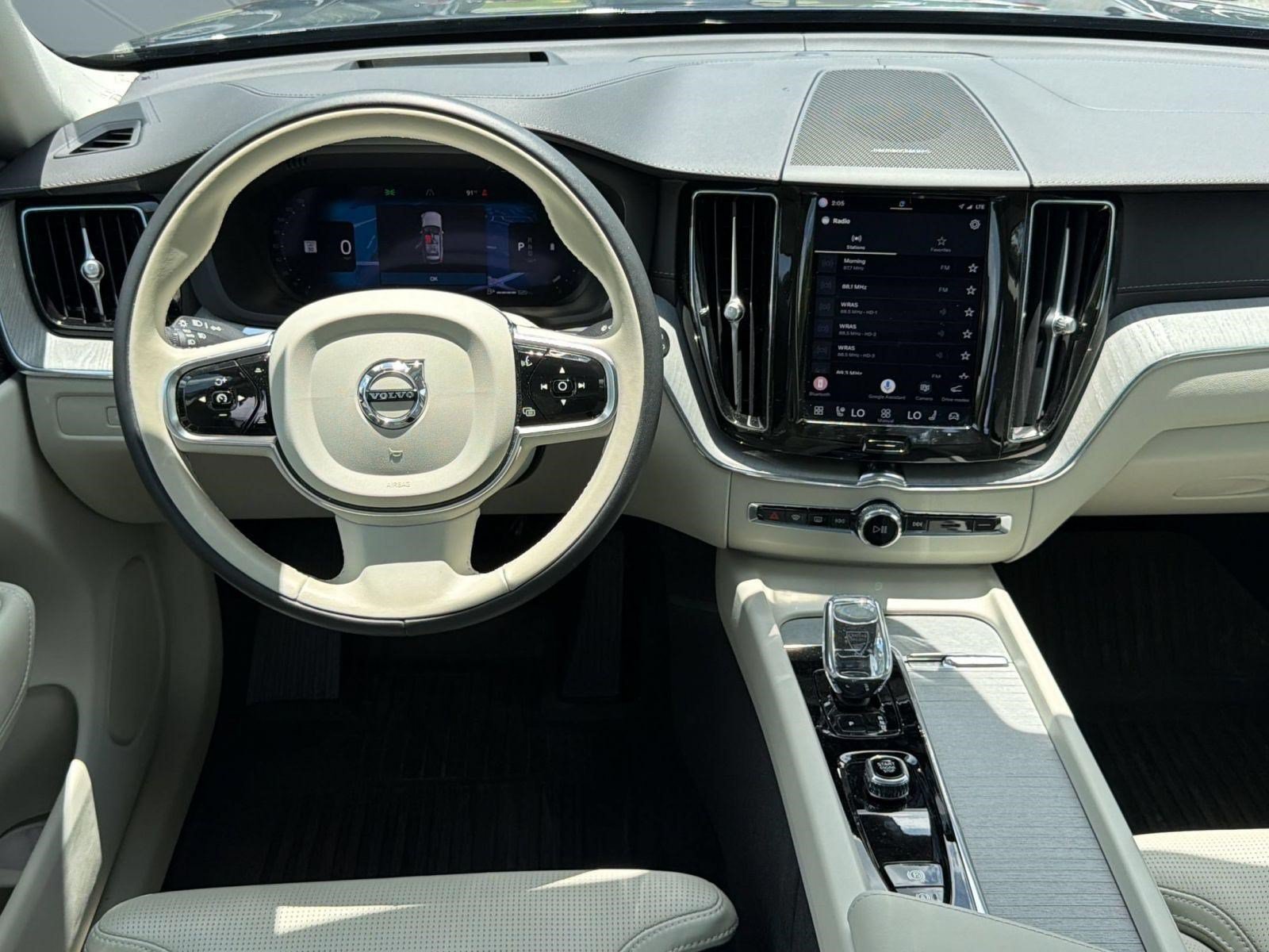 Certified 2024 Volvo XC60 B5 Ultimate w/ Protection Package Premier AWD/4WD image 28