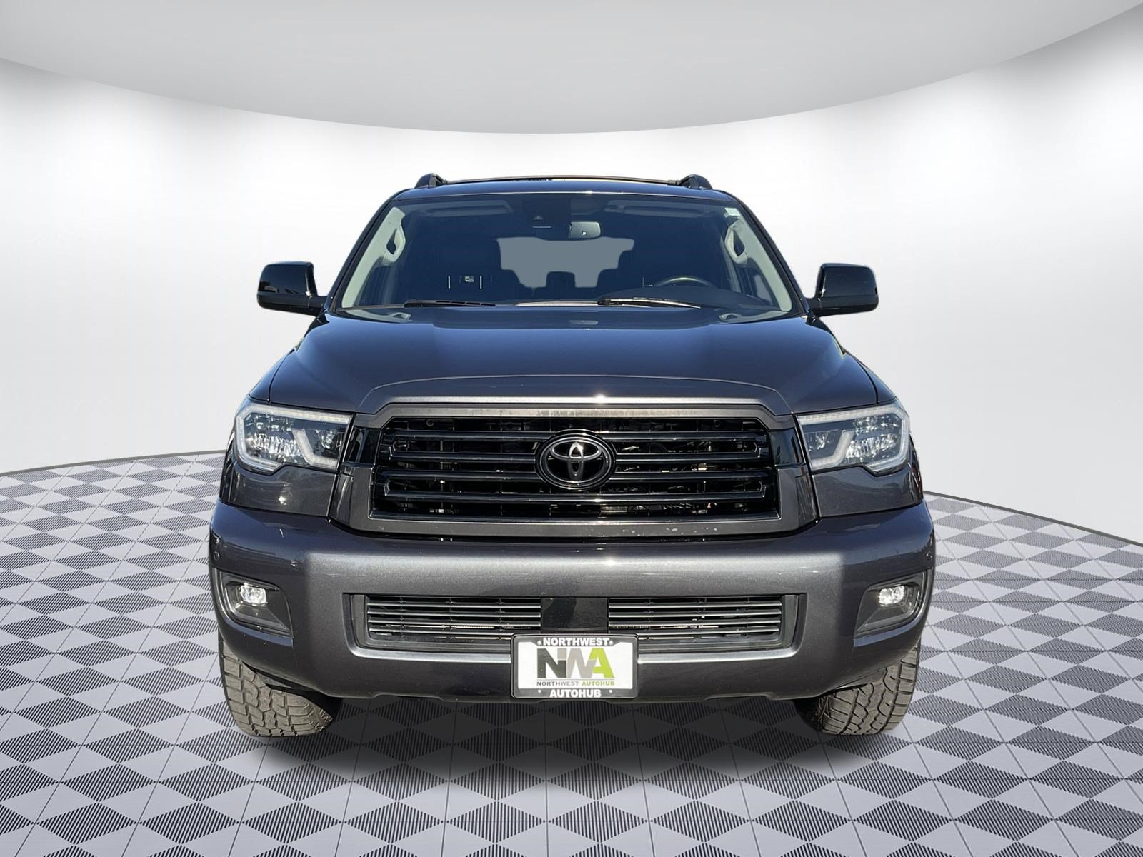 Used 2018 Toyota Sequoia TRD Sport AWD/4WD image 5