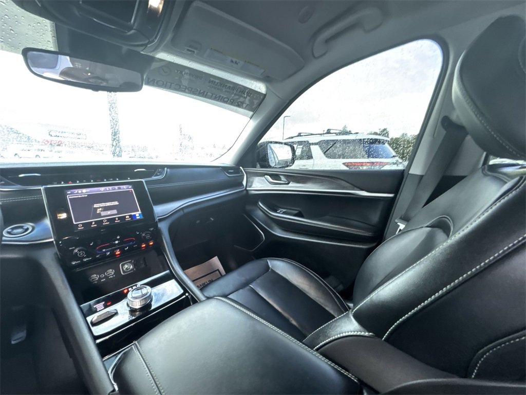 Used 2022 Jeep Grand Cherokee Limited image 11