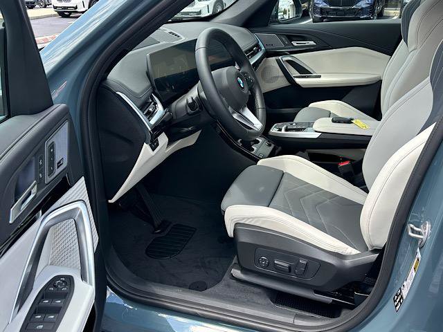 New 2026 BMW X1 xDrive28i w/ Technology Package AWD/4WD image 4