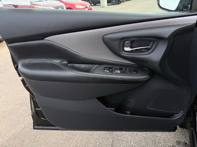 Certified 2024 Nissan Murano SV w/ SV Midnight Edition Package FWD image 18