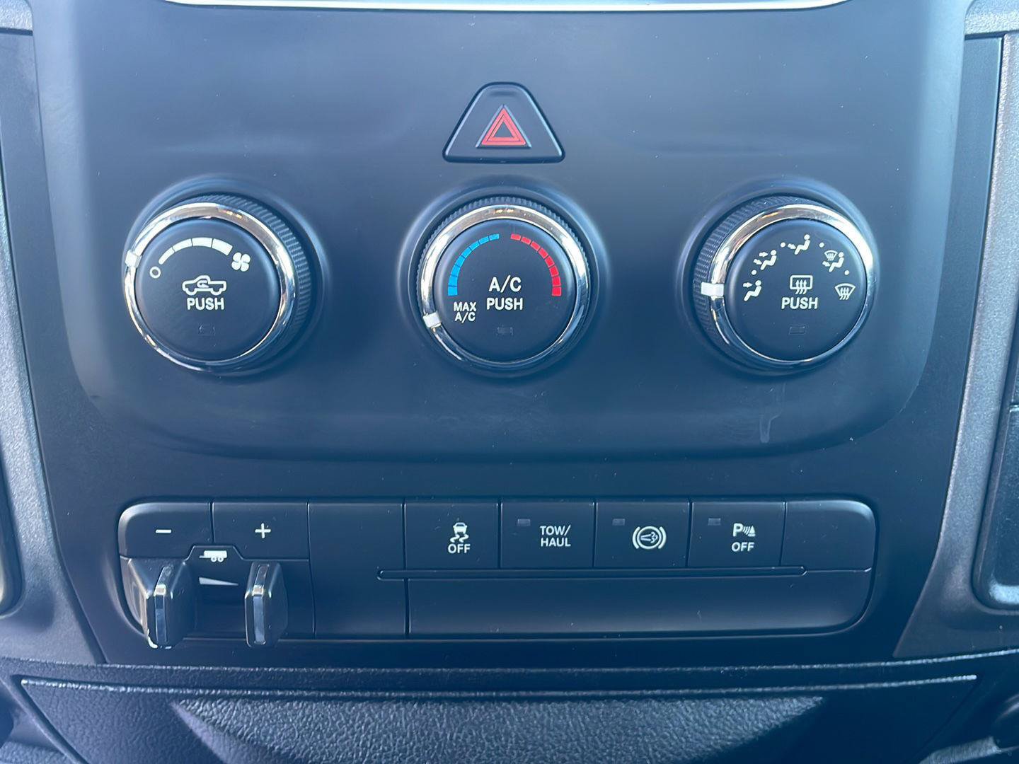 Used 2014 RAM 2500 Tradesman w/ Chrome Appearance Group AWD/4WD image 21