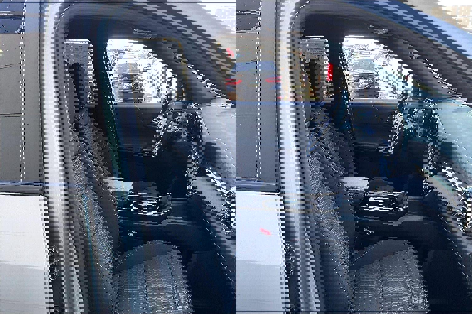 Used 2025 Chevrolet Equinox LT AWD/4WD image 7