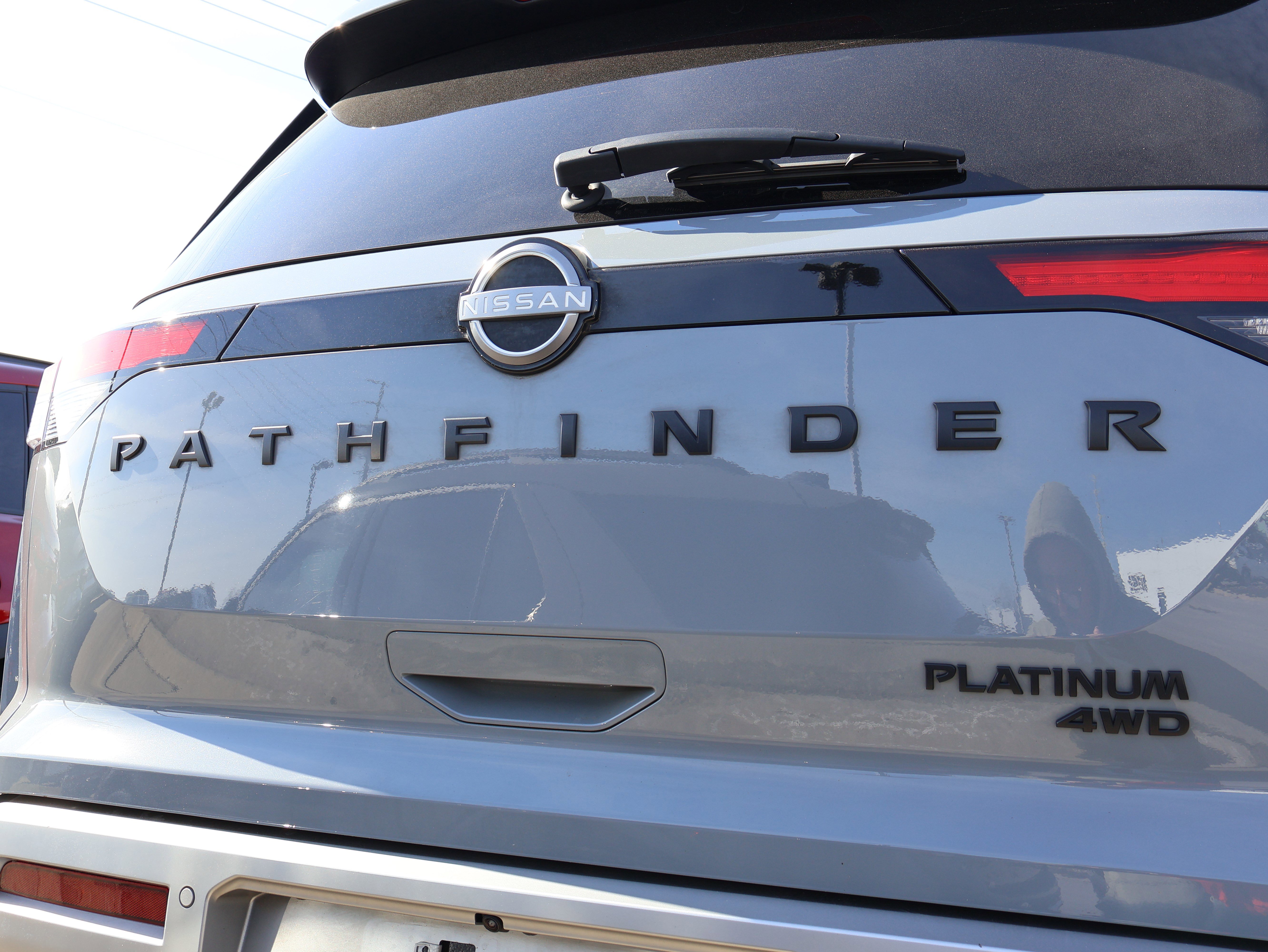 Used 2023 Nissan Pathfinder Platinum w/ Lighting Package (N93) image 18