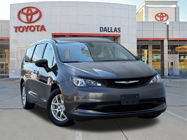 Used 2022 Chrysler Voyager LX FWD image 1
