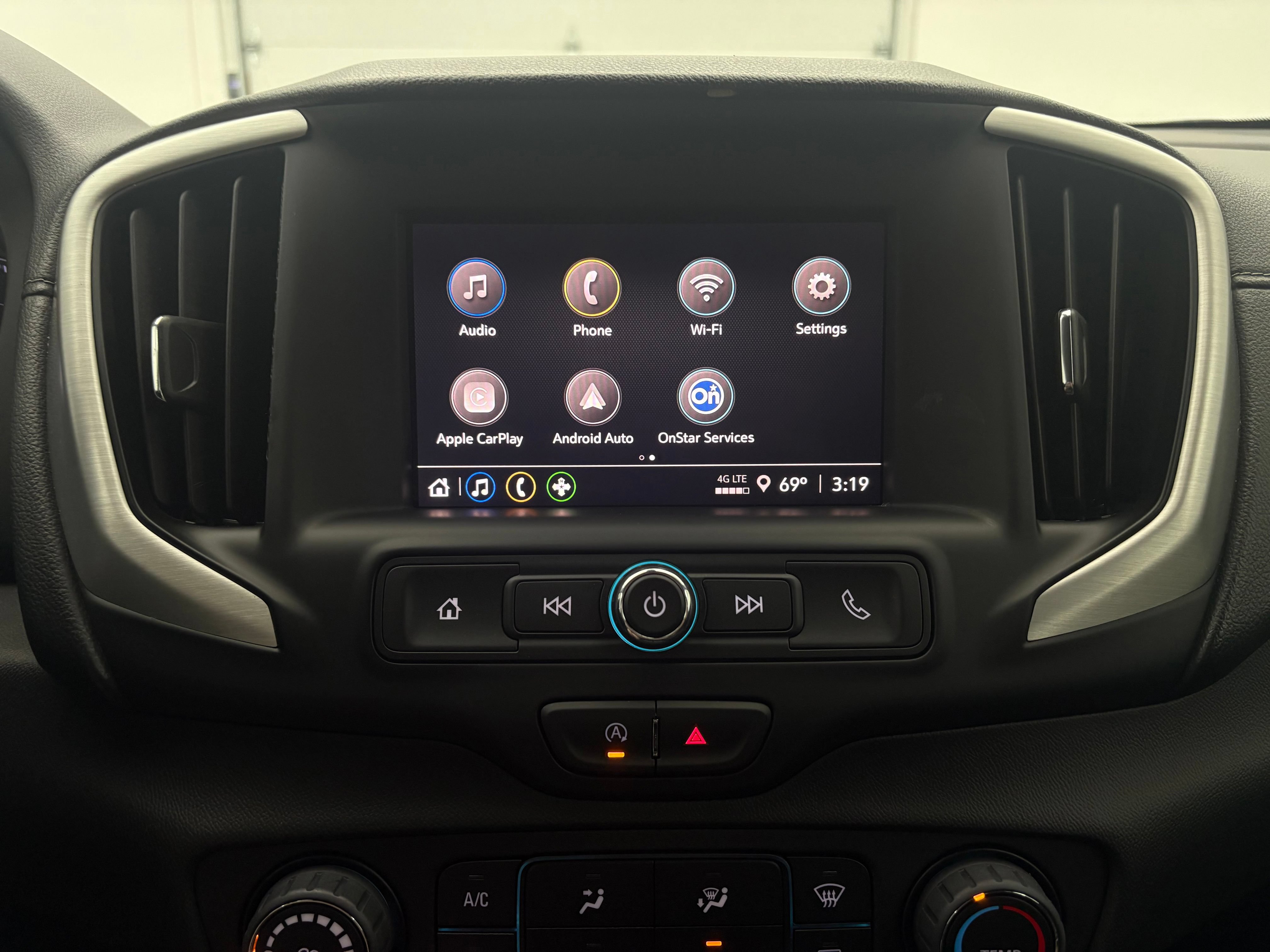 Used 2024 GMC Terrain SLE AWD/4WD image 21
