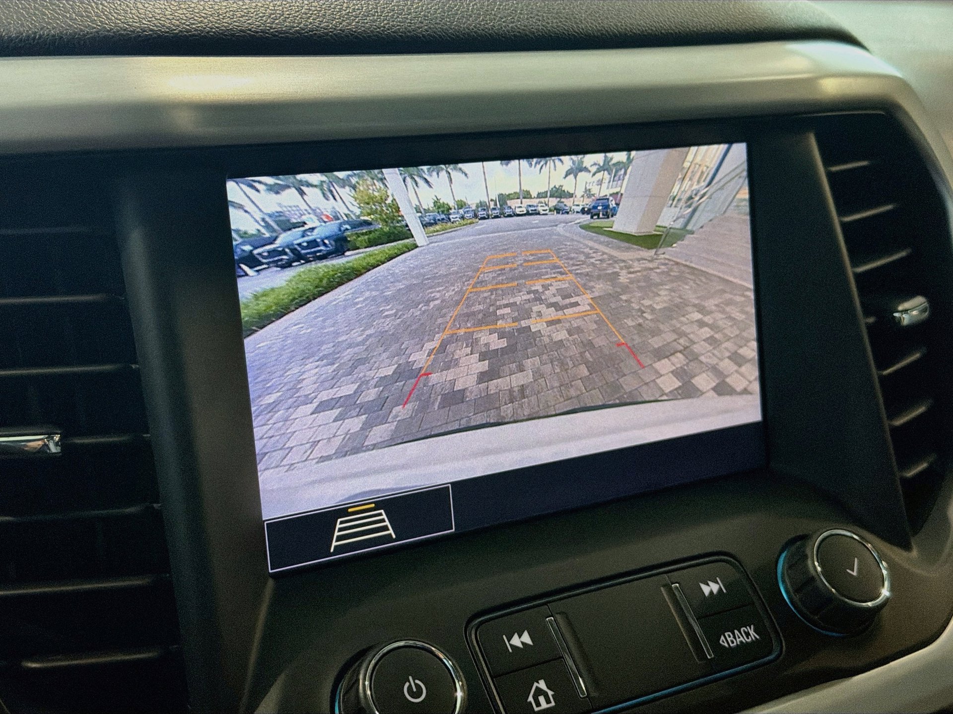 Used 2020 GMC Acadia SLT FWD image 32