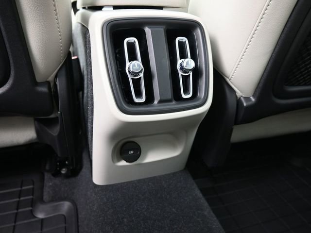 Used 2021 Volvo XC40 T5 Inscription w/ Protection Package Premier image 28