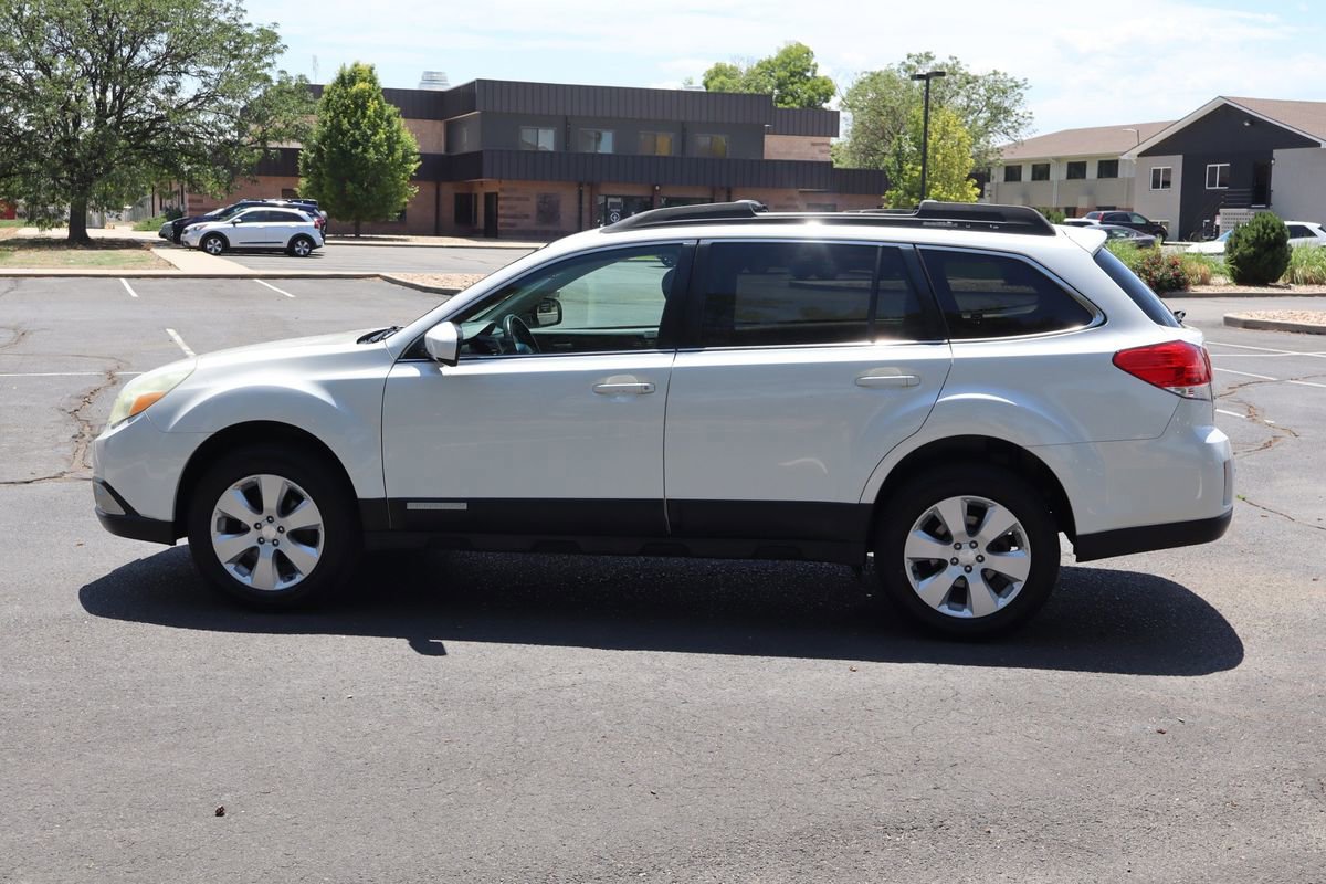 Used 2012 Subaru Outback 2.5i Premium w/ All-Weather Pkg AWD/4WD image 9
