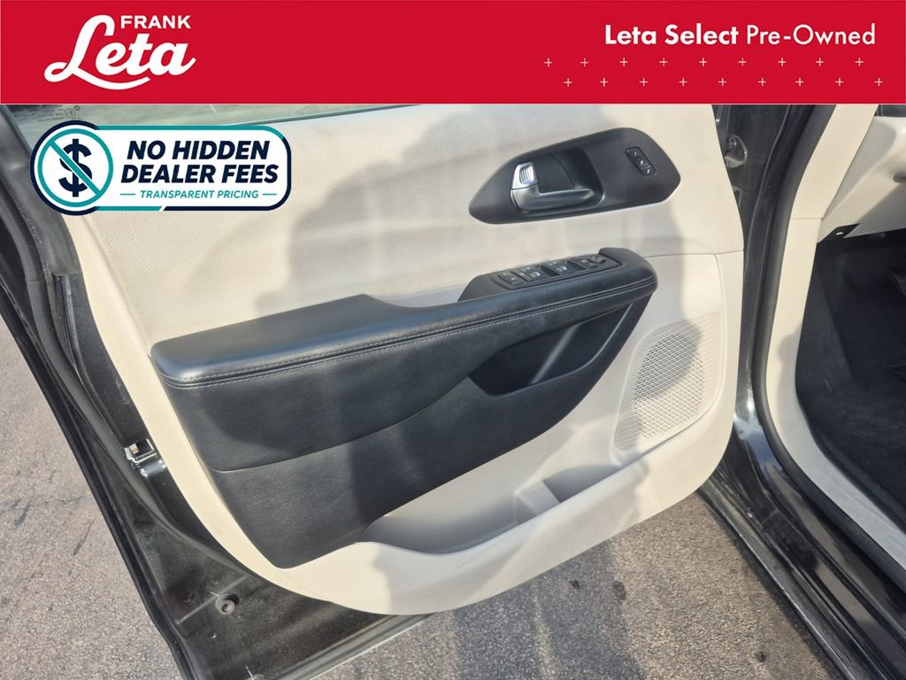 Used 2020 Chrysler Pacifica Limited FWD image 22