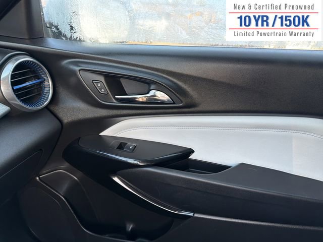 Used 2025 Chevrolet Trax LT image 25