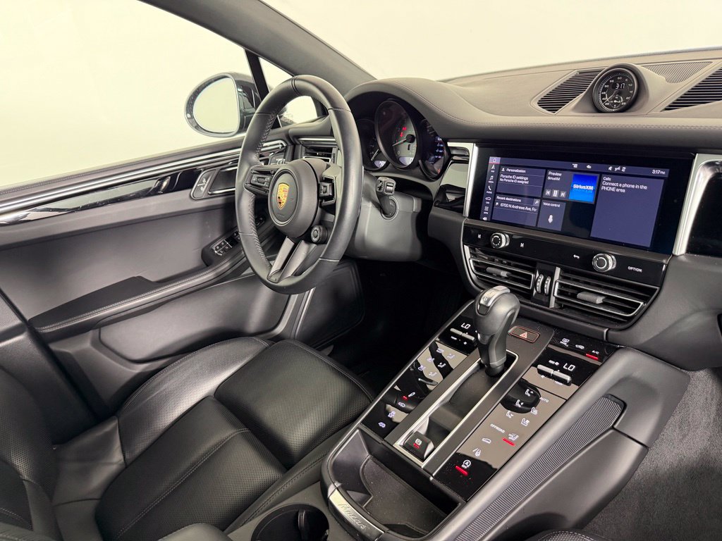 Certified 2025 Porsche Macan S AWD/4WD image 7