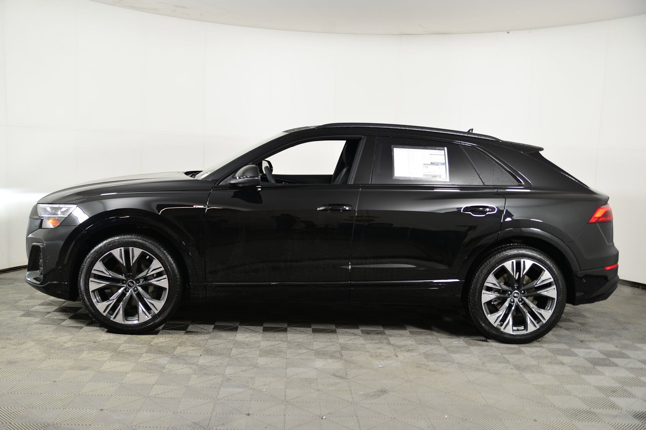 New 2026 Audi Q8 Premium Plus image 2