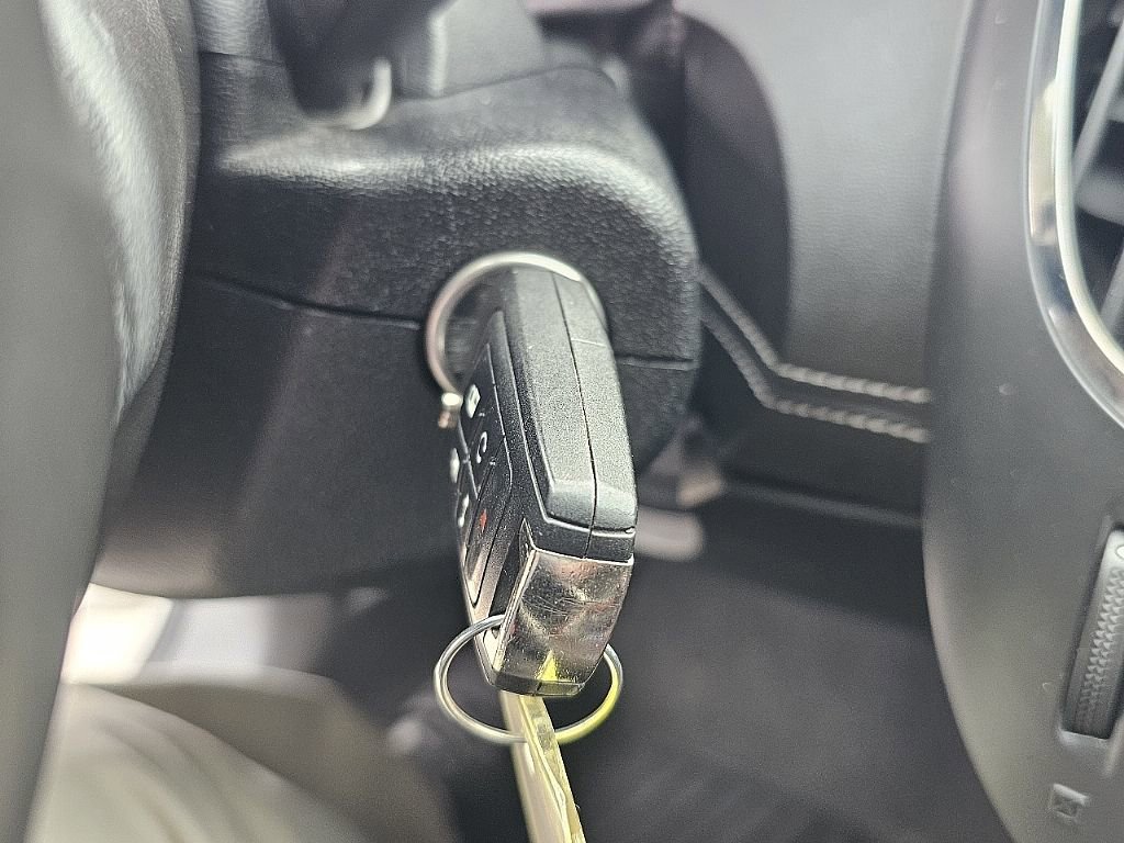 Used 2013 Buick LaCrosse Leather w/ Entertainment Package image 30