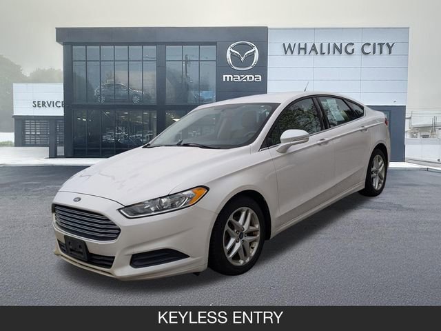 Used 2015 Ford Fusion SE FWD image 3