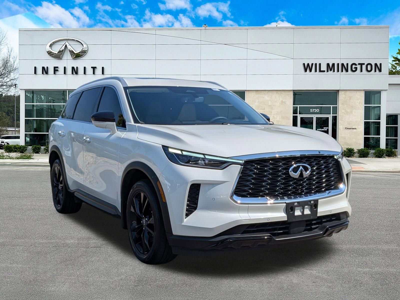 Used 2023 INFINITI QX60 Luxe w/ Cargo Package image 1
