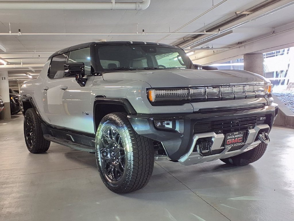 New 2026 GMC Hummer EV 4x4 Crew Cab w/ LPO, Storage Package image 3