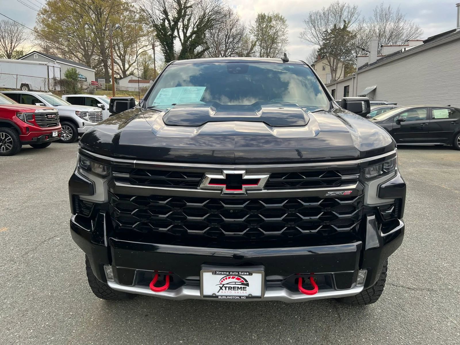Used 2023 Chevrolet Silverado 1500 ZR2 w/ Technology Package AWD/4WD image 3