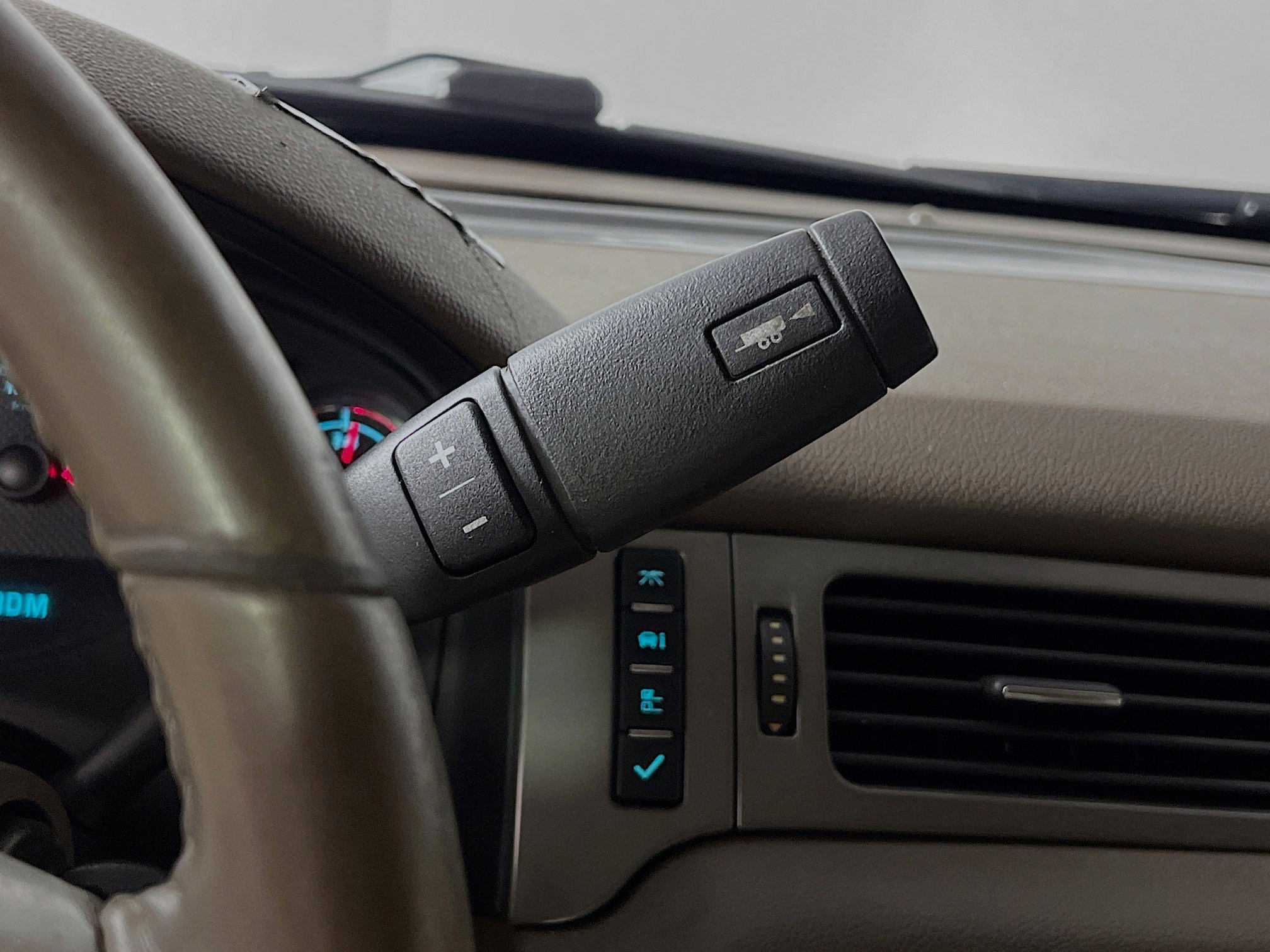 Used 2011 Chevrolet Avalanche LT w/ Luxury Package image 24