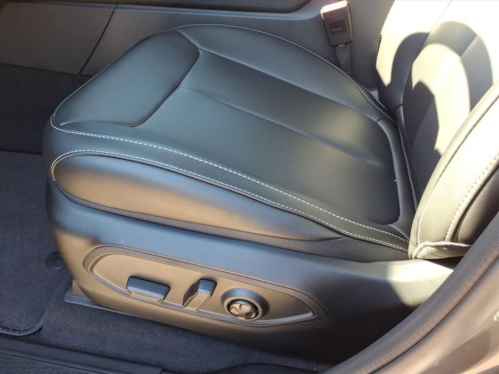 New 2025 Jeep Grand Cherokee Limited image 11