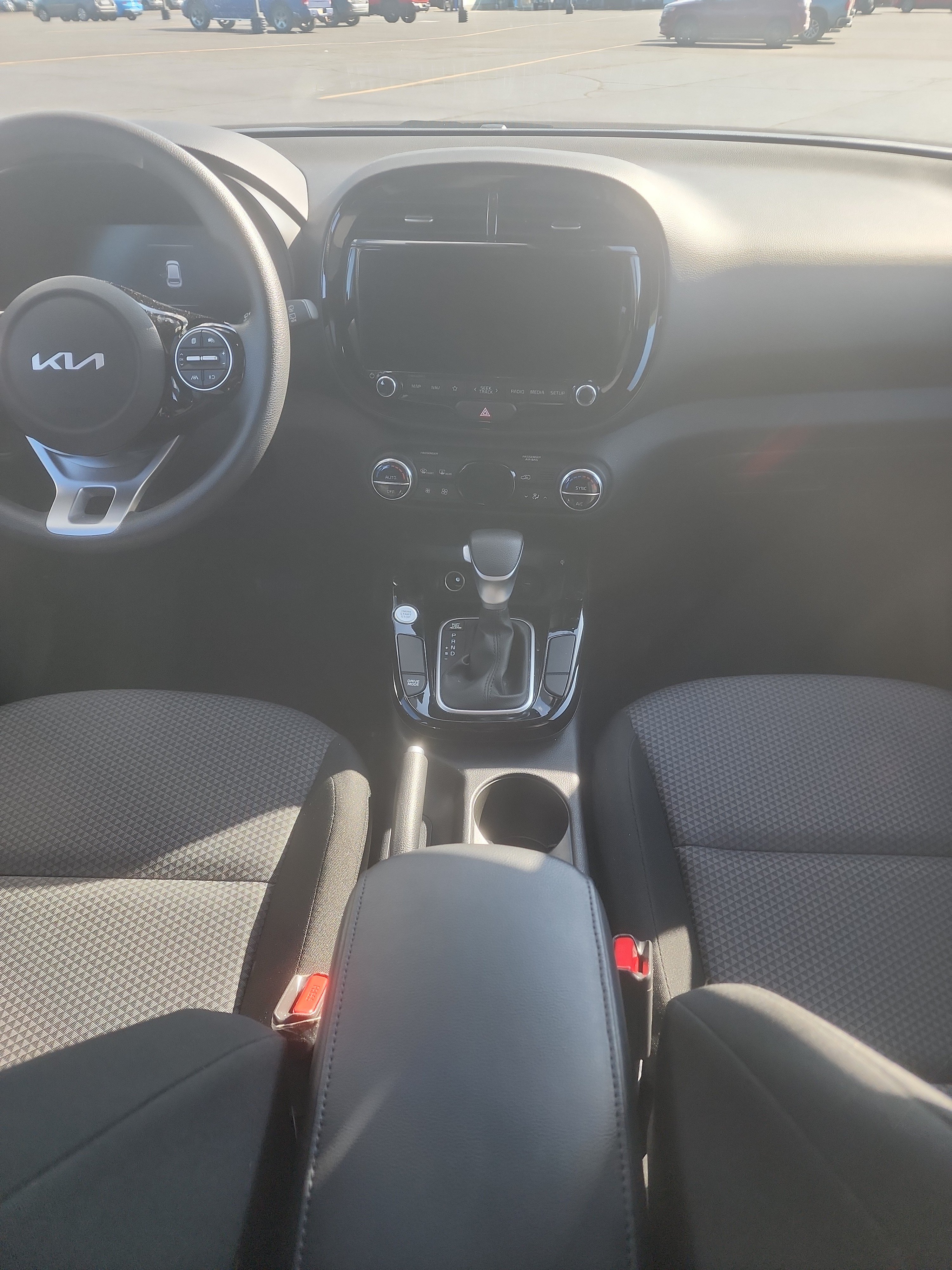 Used 2023 Kia Soul S FWD image 9