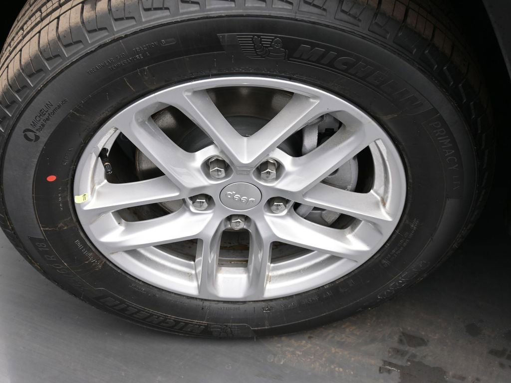 New 2026 Jeep Grand Cherokee Laredo image 19